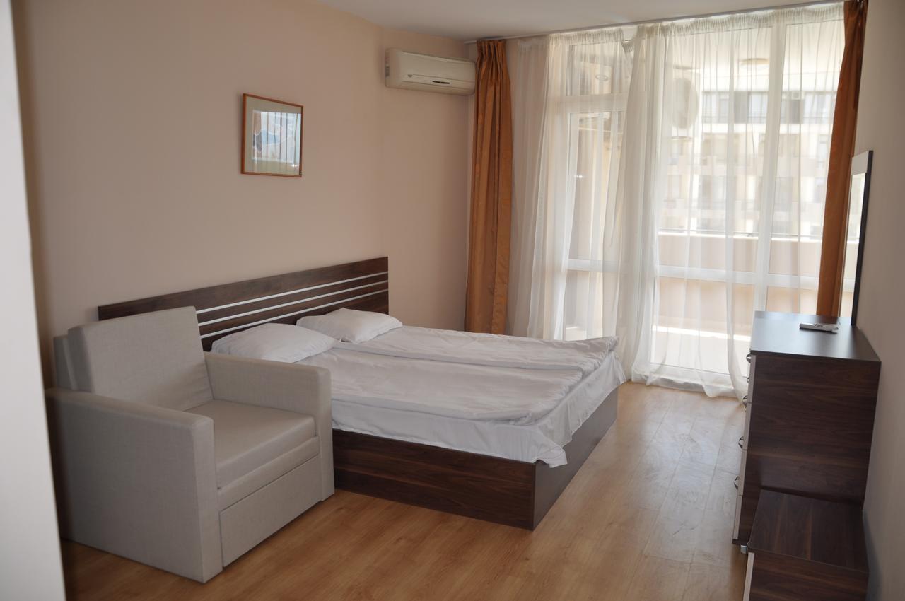 Luxor Apartments Pomorie Exterior foto